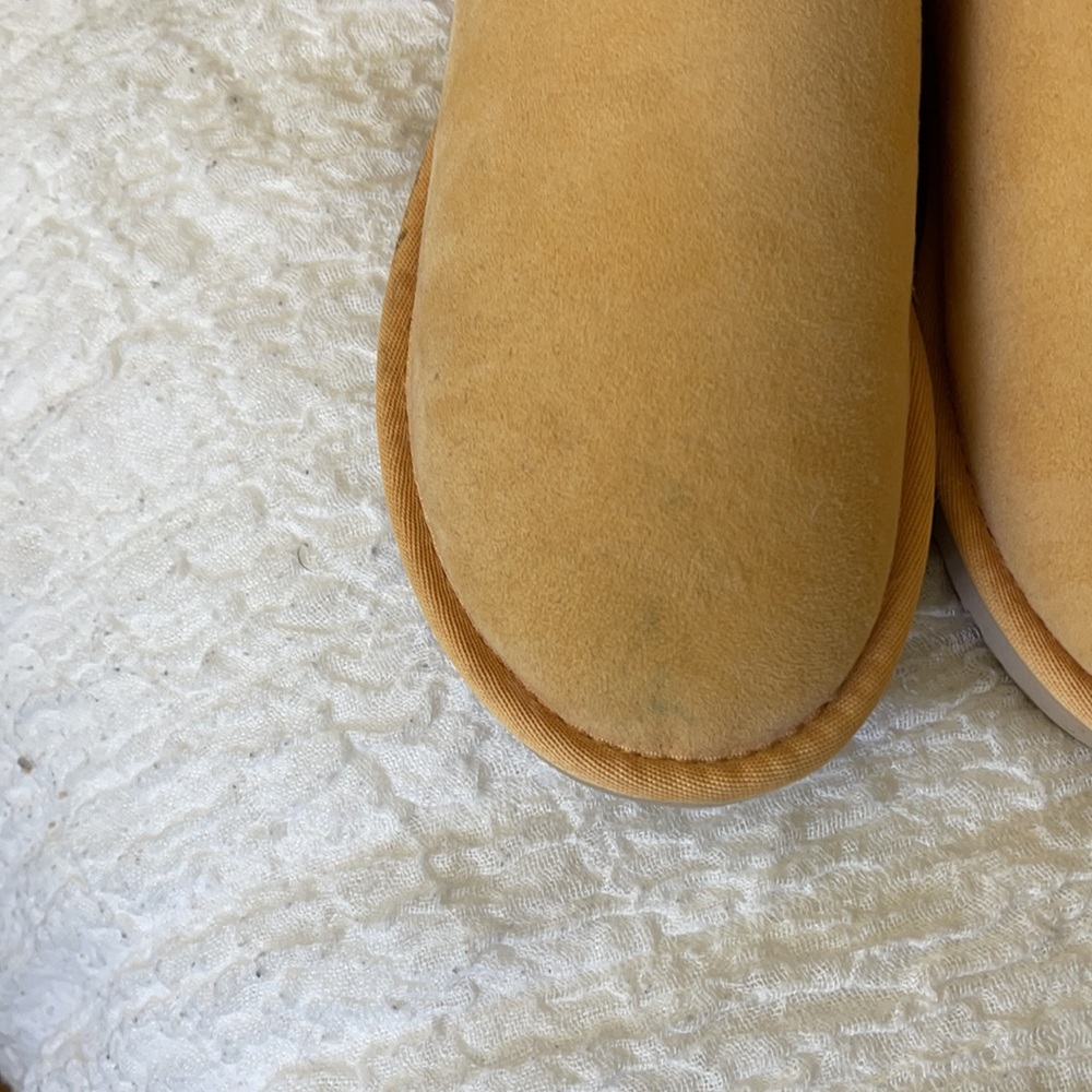 UGG Mini II Boots - Picture 6 of 8